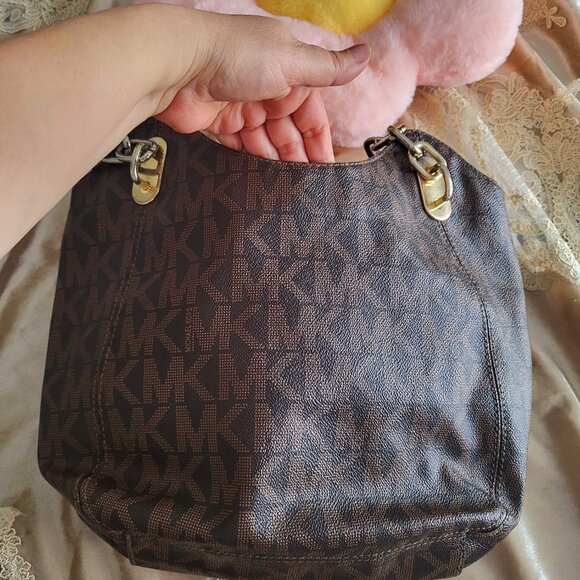 MK Shoulder Bag - Picture 4 of 8